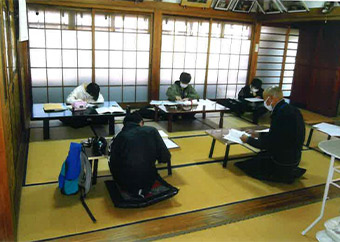 中学生を対象とした学習支援活動