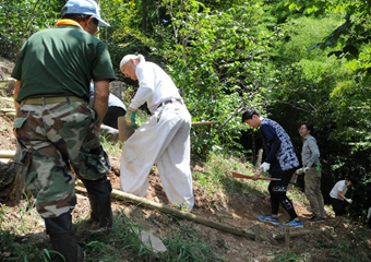 どんぐり山の環境保全、里山の素晴らしさを次世代に伝える